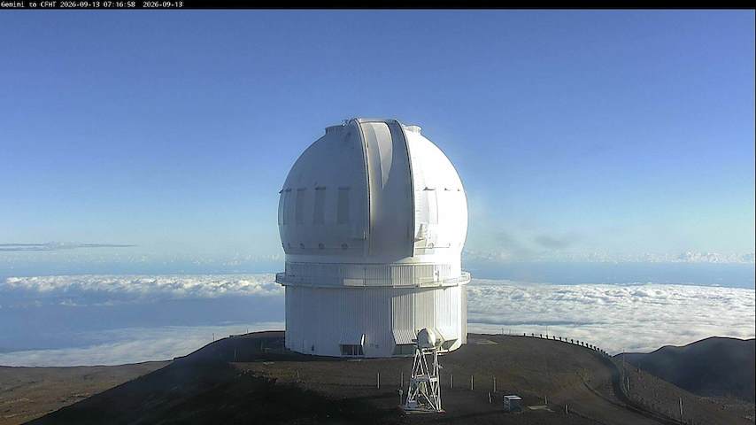 Live camera feed from Canada-France-Hawaii Telescope - North in Hawaii