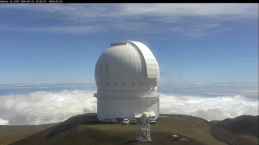 Live camera feed from Canada-France-Hawaii Telescope - North in Hawaii