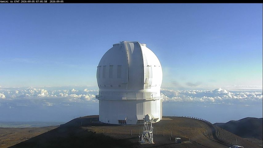 Live camera feed from Canada-France-Hawaii Telescope - North in Hawaii