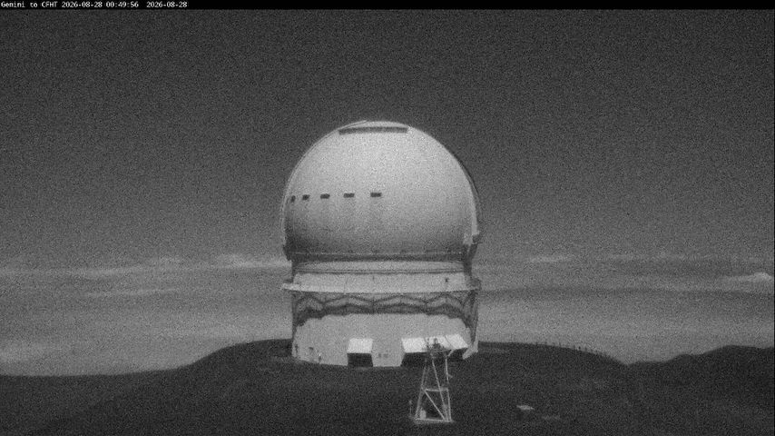 Live camera feed from Canada-France-Hawaii Telescope - North in Hawaii