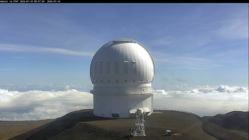 Live camera feed from Canada-France-Hawaii Telescope - North in Hawaii