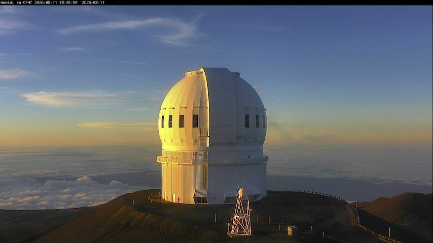 Live camera feed from Canada-France-Hawaii Telescope - North in Hawaii