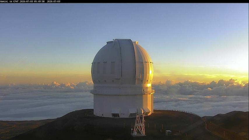 Live camera feed from Canada-France-Hawaii Telescope - North in Hawaii