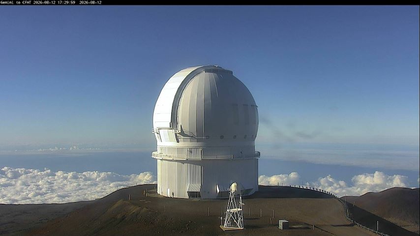 Live camera feed from Canada-France-Hawaii Telescope - North in Hawaii