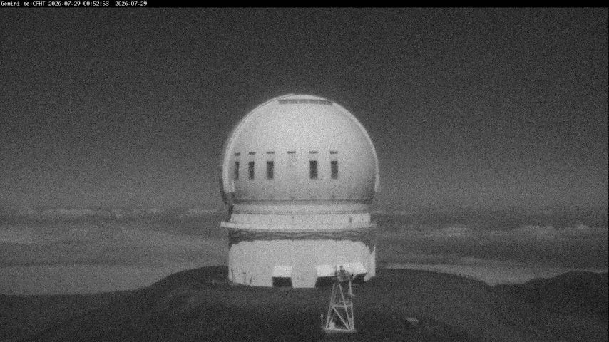 Live camera feed from Canada-France-Hawaii Telescope - North in Hawaii