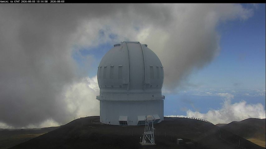 Live camera feed from Canada-France-Hawaii Telescope - North in Hawaii