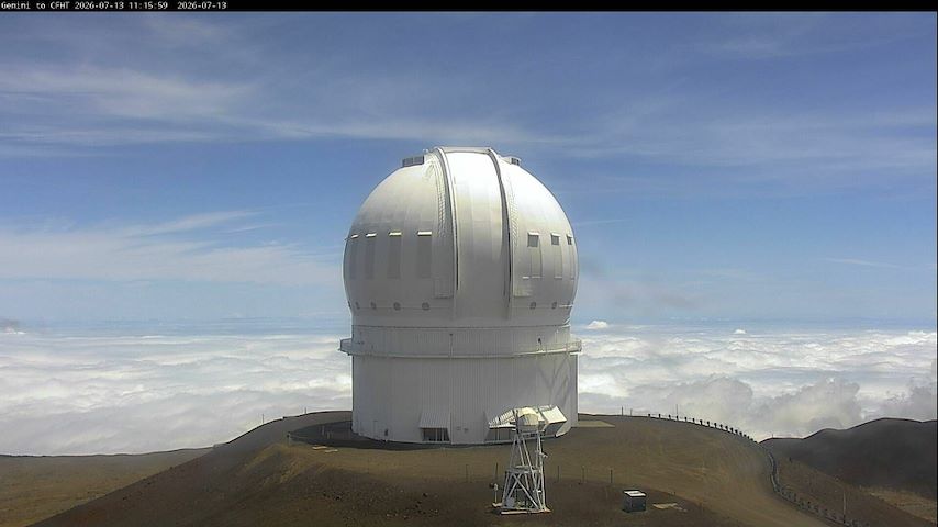 Live camera feed from Canada-France-Hawaii Telescope - North in Hawaii