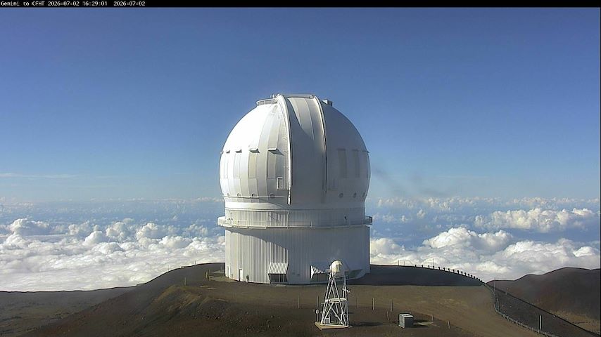 Live camera feed from Canada-France-Hawaii Telescope - North in Hawaii