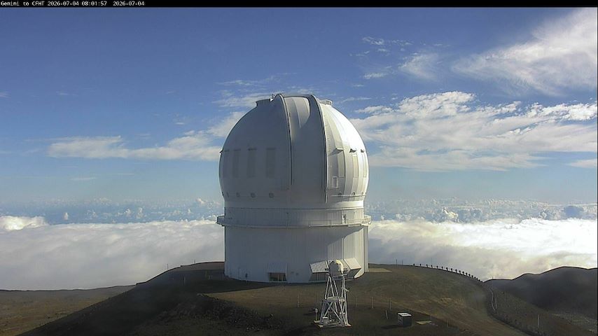 Live camera feed from Canada-France-Hawaii Telescope - North in Hawaii