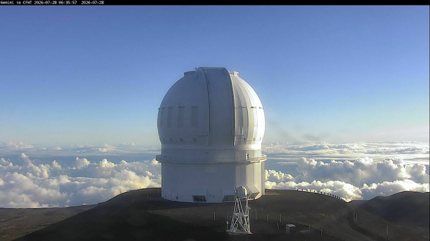 Live camera feed from Canada-France-Hawaii Telescope - North in Hawaii