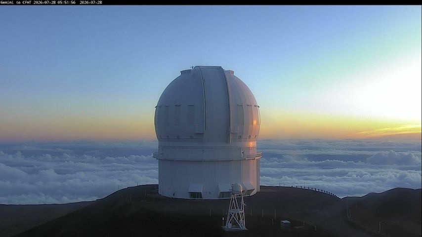 Live camera feed from Canada-France-Hawaii Telescope - North in Hawaii
