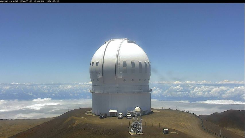 Live camera feed from Canada-France-Hawaii Telescope - North in Hawaii
