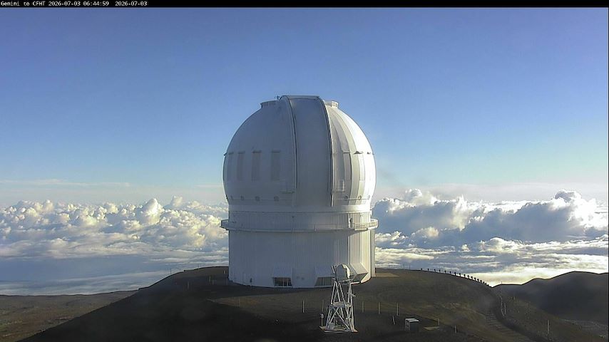 Live camera feed from Canada-France-Hawaii Telescope - North in Hawaii