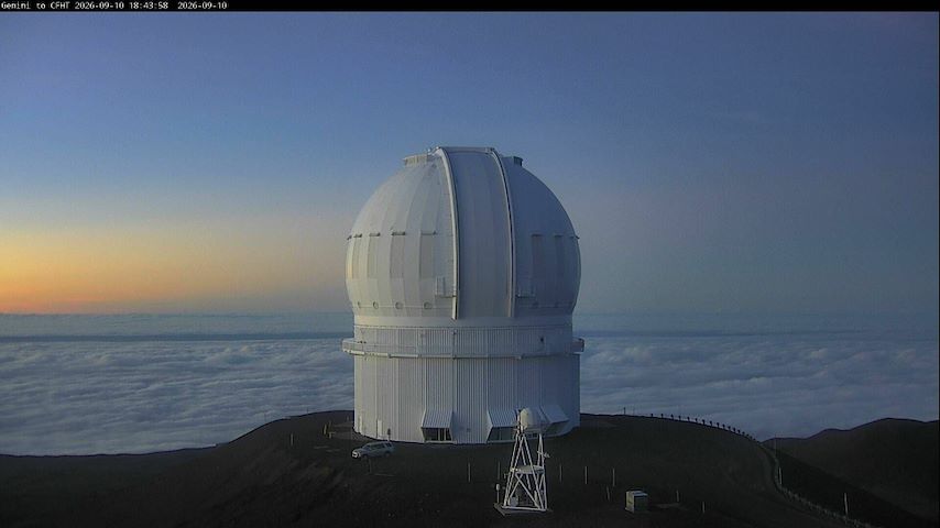 Live camera feed from Canada-France-Hawaii Telescope - North in Hawaii