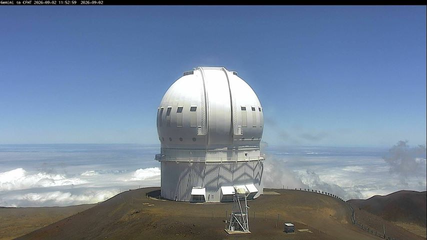 Live camera feed from Canada-France-Hawaii Telescope - North in Hawaii