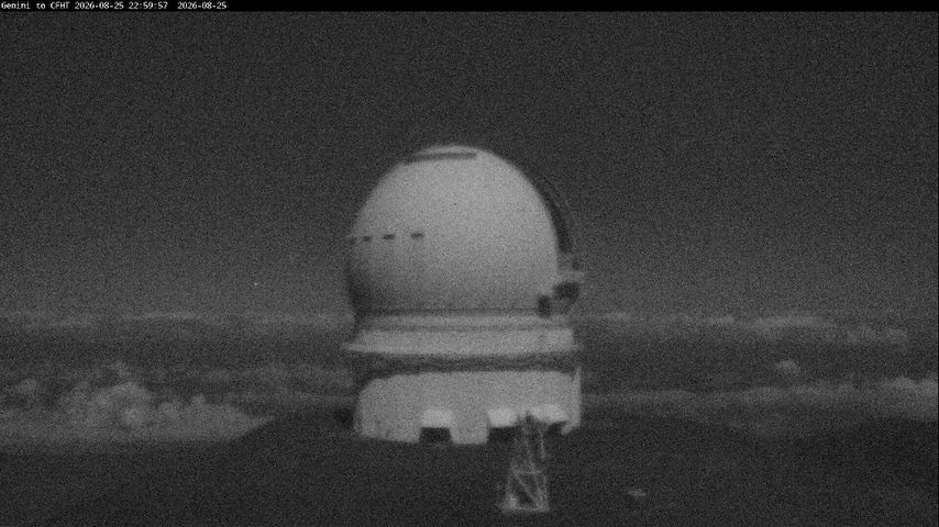 Live camera feed from Canada-France-Hawaii Telescope - North in Hawaii