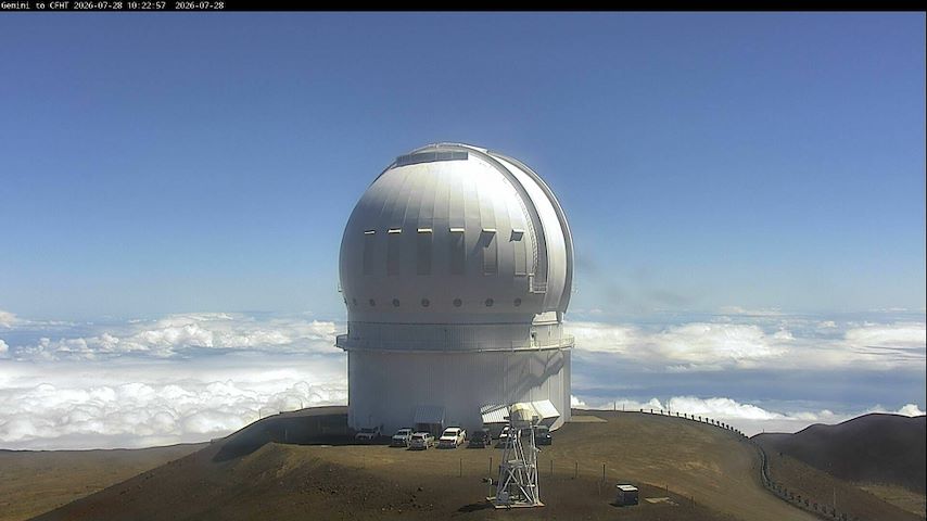 Live camera feed from Canada-France-Hawaii Telescope - North in Hawaii