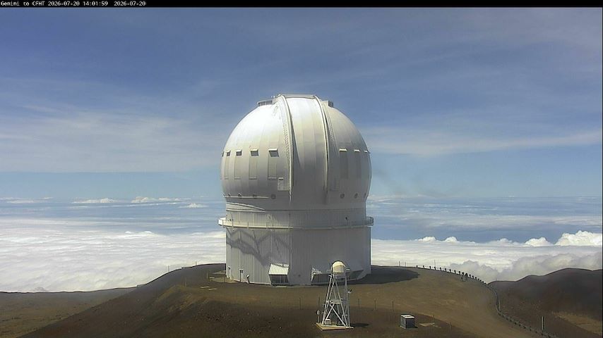 Live camera feed from Canada-France-Hawaii Telescope - North in Hawaii