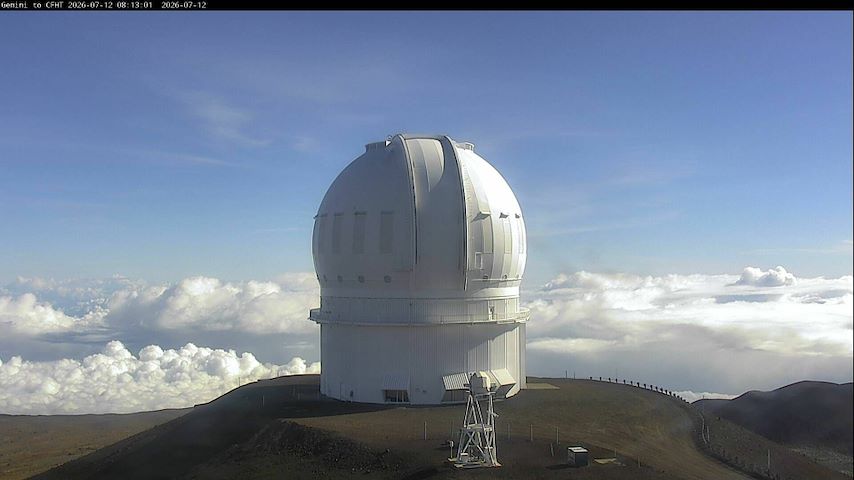 Live camera feed from Canada-France-Hawaii Telescope - North in Hawaii