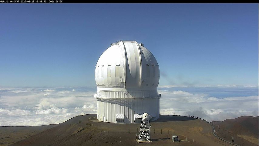 Live camera feed from Canada-France-Hawaii Telescope - North in Hawaii