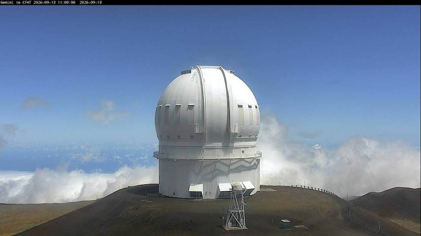 Live camera feed from Canada-France-Hawaii Telescope - North in Hawaii