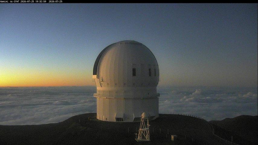 Live camera feed from Canada-France-Hawaii Telescope - North in Hawaii