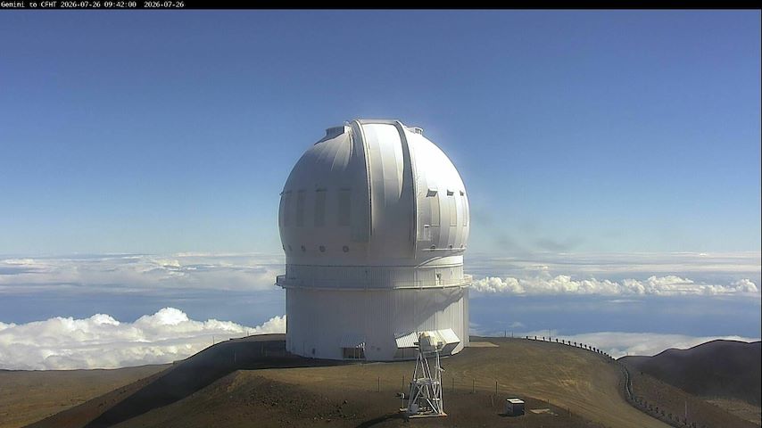 Live camera feed from Canada-France-Hawaii Telescope - North in Hawaii