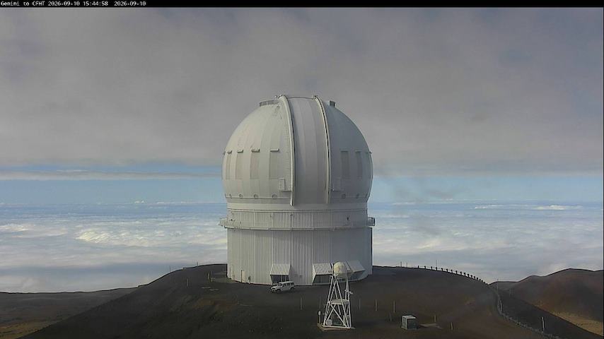 Live camera feed from Canada-France-Hawaii Telescope - North in Hawaii