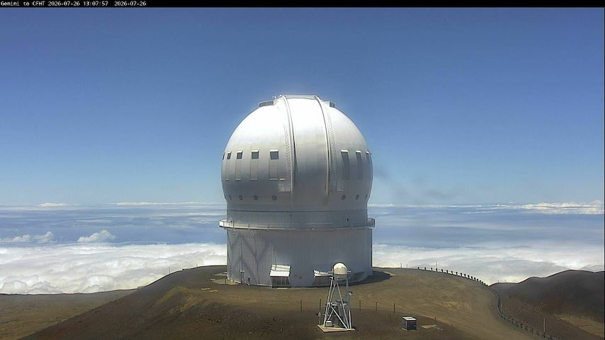 Live camera feed from Canada-France-Hawaii Telescope - North in Hawaii