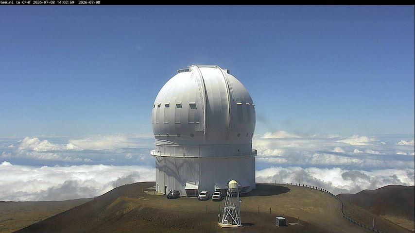 Live camera feed from Canada-France-Hawaii Telescope - North in Hawaii