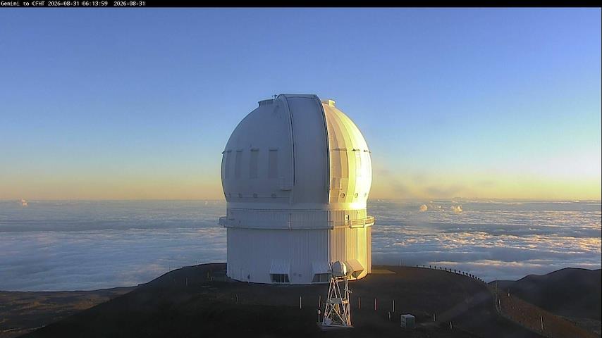 Live camera feed from Canada-France-Hawaii Telescope - North in Hawaii