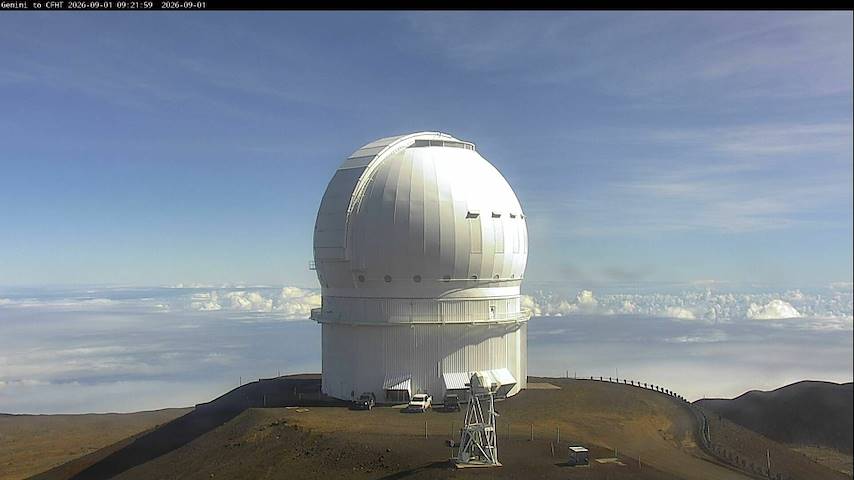 Live camera feed from Canada-France-Hawaii Telescope - North in Hawaii