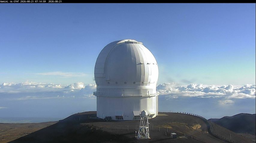 Live camera feed from Canada-France-Hawaii Telescope - North in Hawaii
