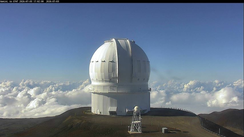 Live camera feed from Canada-France-Hawaii Telescope - North in Hawaii