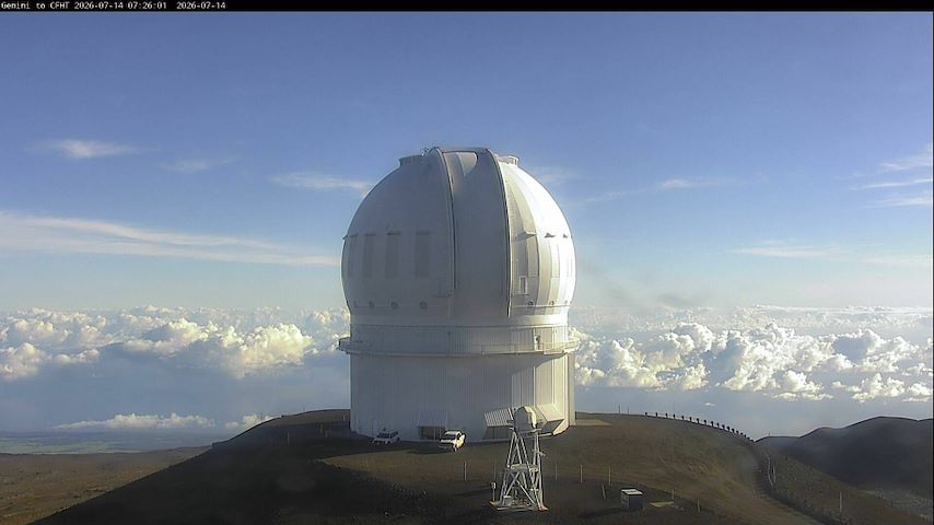 Live camera feed from Canada-France-Hawaii Telescope - North in Hawaii