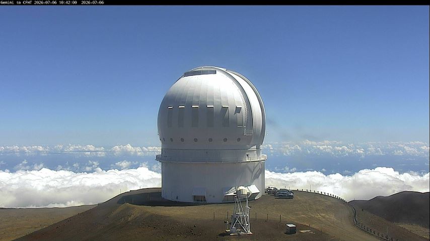 Live camera feed from Canada-France-Hawaii Telescope - North in Hawaii