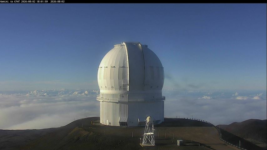 Live camera feed from Canada-France-Hawaii Telescope - North in Hawaii