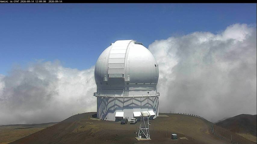 Hawaii में Canada-France-Hawaii Telescope - North से लाइव कैमरा चैनल