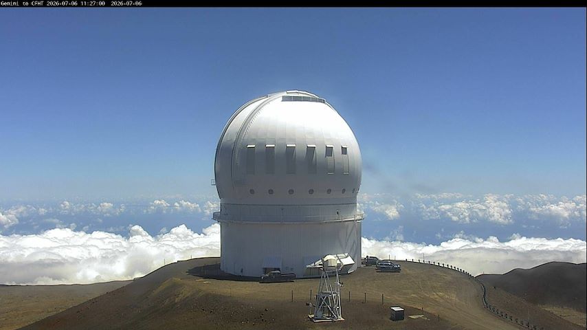 Live camera feed from Canada-France-Hawaii Telescope - North in Hawaii