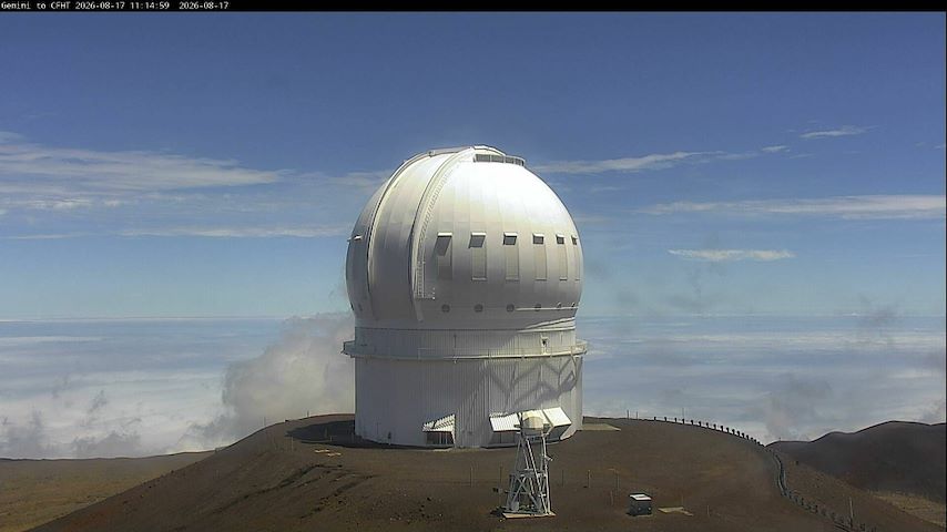 Live camera feed from Canada-France-Hawaii Telescope - North in Hawaii