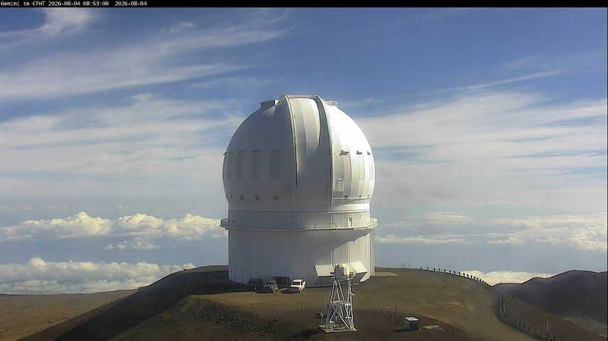 Live camera feed from Canada-France-Hawaii Telescope - North in Hawaii