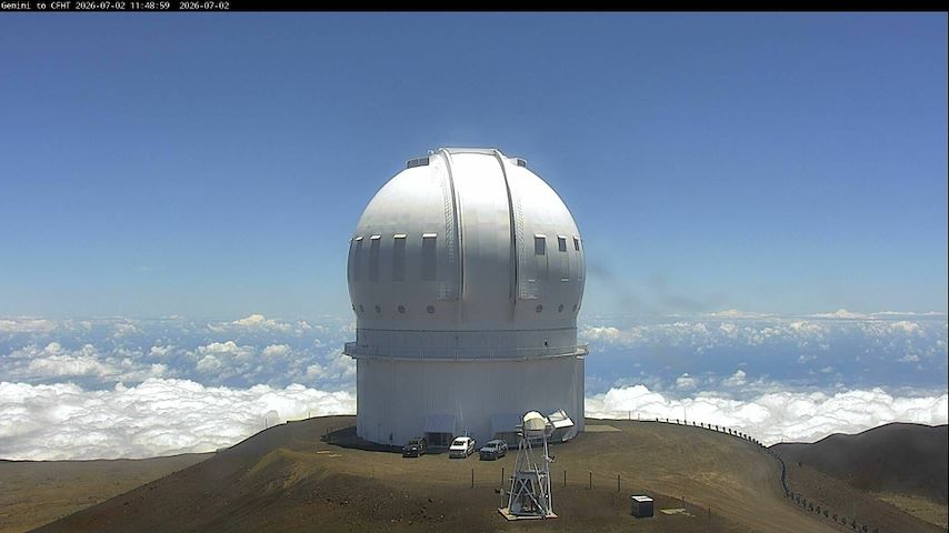 Live camera feed from Canada-France-Hawaii Telescope - North in Hawaii