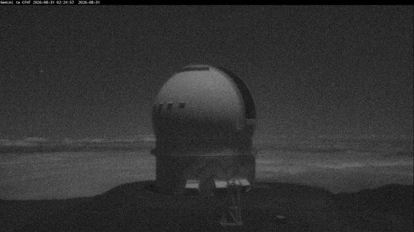 Live camera feed from Canada-France-Hawaii Telescope - North in Hawaii
