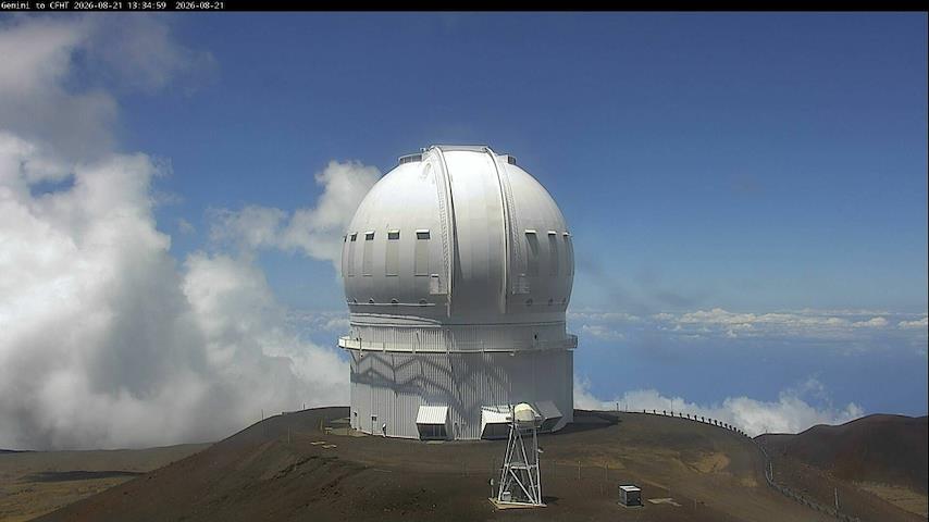 Live camera feed from Canada-France-Hawaii Telescope - North in Hawaii