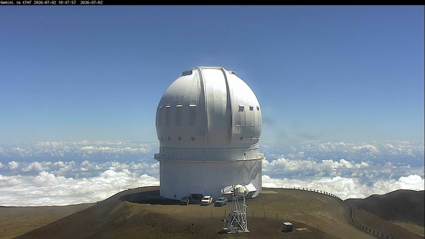 Live camera feed from Canada-France-Hawaii Telescope - North in Hawaii