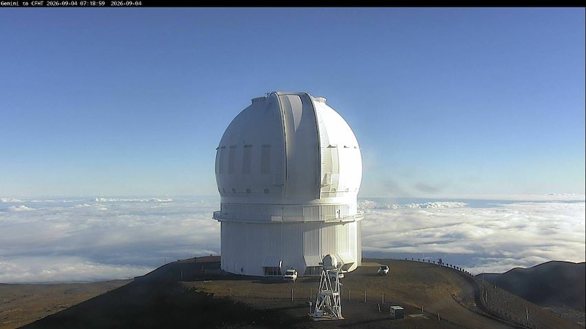 Live camera feed from Canada-France-Hawaii Telescope - North in Hawaii