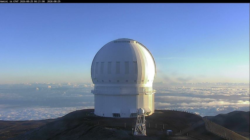 Live camera feed from Canada-France-Hawaii Telescope - North in Hawaii