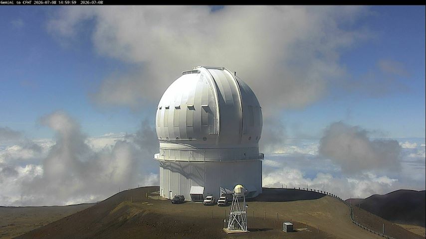 Live camera feed from Canada-France-Hawaii Telescope - North in Hawaii