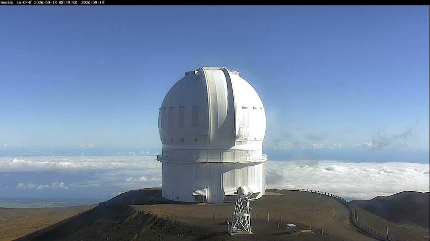 Live camera feed from Canada-France-Hawaii Telescope - North in Hawaii