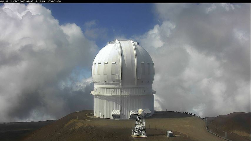 Live camera feed from Canada-France-Hawaii Telescope - North in Hawaii